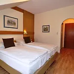 Otel Wienerwaldhof Tullnerbach-Lawies